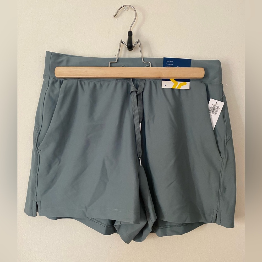 NWT Aqua Old Navy High-Waisted PowerSoft Shorts -- 3-inch inseam size small